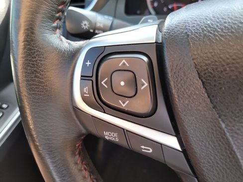 Used 2017 Toyota Camry SE image 25