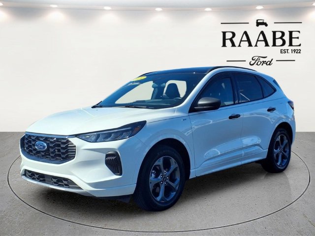 Used 2024 Ford Escape ST-Line w/ Tech Pack #1 AWD/4WD image 3