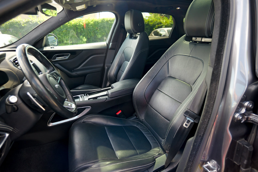 Used 2019 Jaguar F-PACE R-Sport AWD/4WD image 22