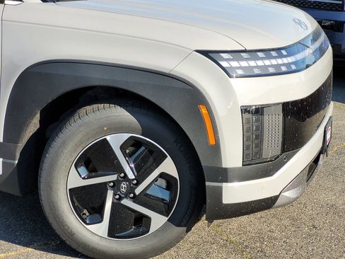 New 2026 Hyundai Ioniq 9 SE image 3