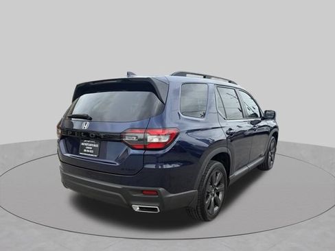Used 2025 Honda Pilot Sport image 6