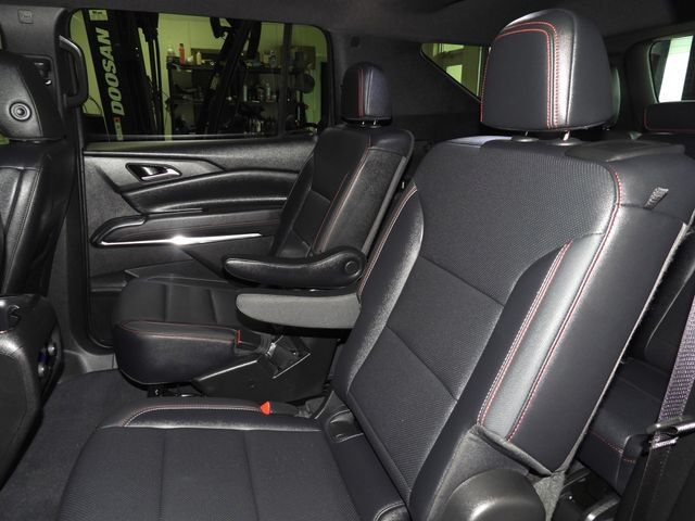 Used 2025 Chevrolet Traverse Z71 w/ Driver Confidence Package AWD/4WD image 38