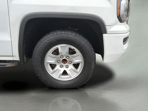 Used 2018 GMC Sierra 1500 2WD Regular Cab image 10