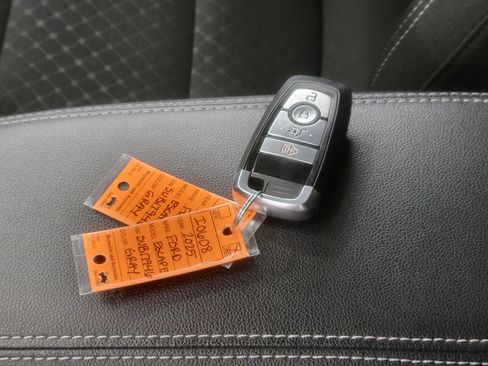 Used 2025 Ford Escape Active AWD/4WD image 26