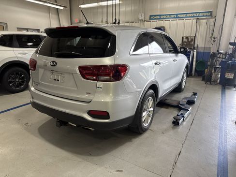 Used 2019 Kia Sorento AWD image 3