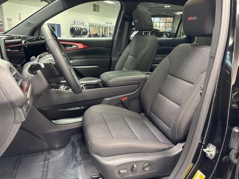 Used 2024 Chevrolet Traverse Z71 w/ Enhanced Driving Package image 10