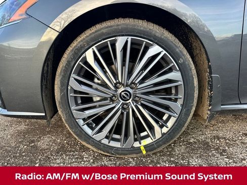 New 2025 Nissan Altima 2.5 SL image 11