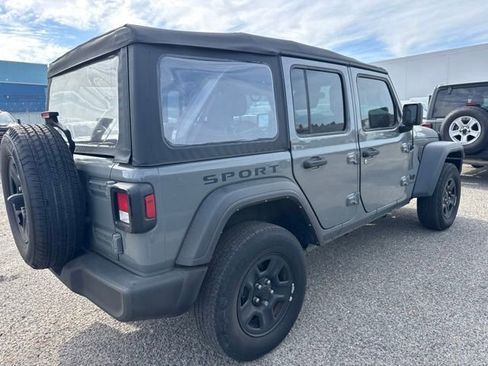 Used 2022 Jeep Wrangler Unlimited Sport AWD/4WD image 5