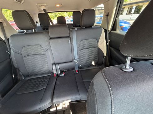 Used 2025 Nissan Pathfinder SV FWD image 34