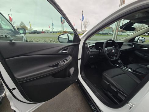 Used 2024 Buick Encore GX Sport Touring image 16