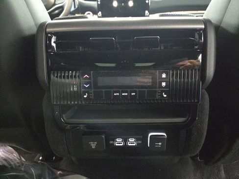 New 2026 Jeep Grand Wagoneer Limited w/ Premium Group II image 40