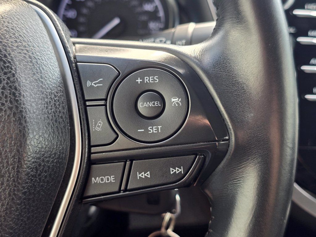 Used 2018 Toyota Camry SE FWD image 28