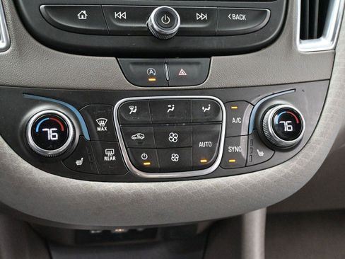 Used 2020 Chevrolet Malibu LT image 22