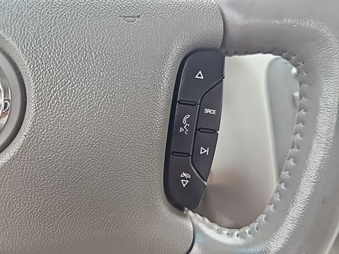 Used 2011 Buick Lucerne CXL w/ Driver Confidence Package FWD image 17