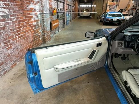 Used 1991 Ford Mustang LX RWD image 12
