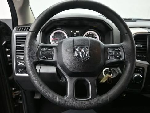 Used 2019 RAM 1500 Classic SLT RWD image 9