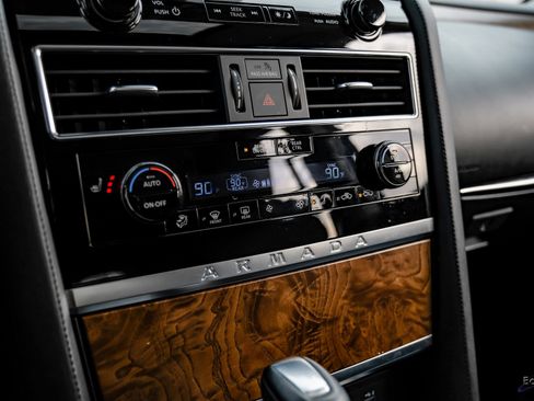 Used 2021 Nissan Armada SL w/ Captain's Chairs Package image 56