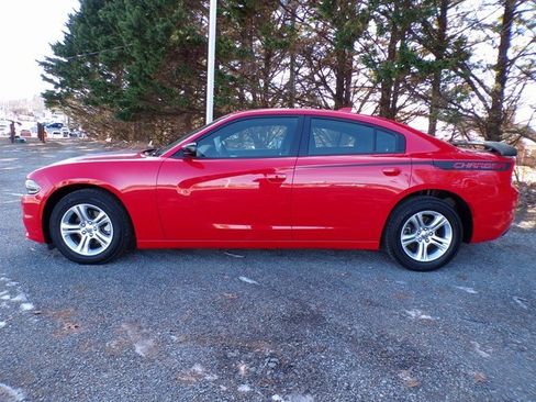 Used 2023 Dodge Charger SXT image 2