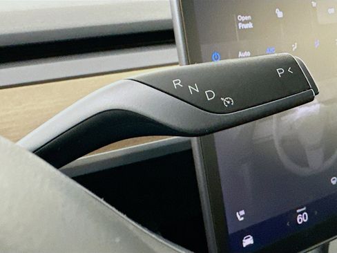 Used 2020 Tesla Model 3 Long Range image 23