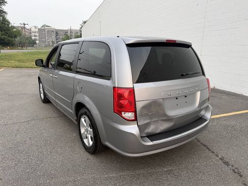 Used 2013 Dodge Grand Caravan SE FWD image 3