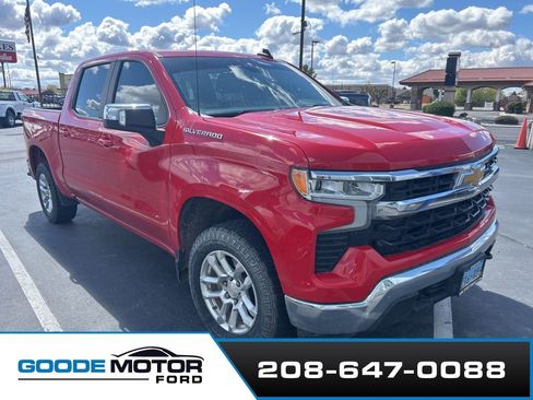 Used 2023 Chevrolet Silverado 1500 LT w/ Convenience Package II image 2