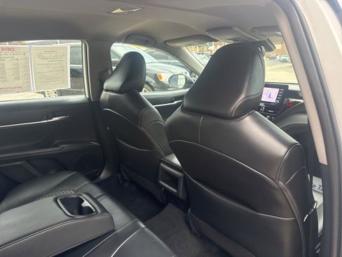 Used 2024 Toyota Camry SE image 12