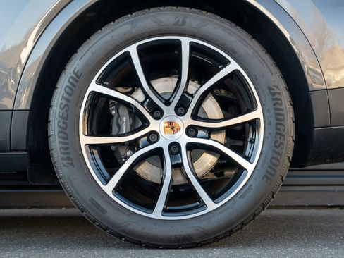 New 2026 Porsche Cayenne image 13