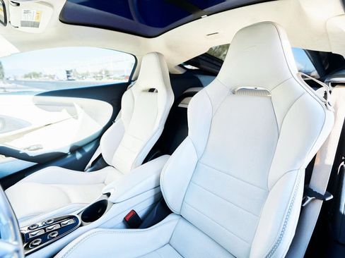 Used 2022 McLaren GT RWD image 42