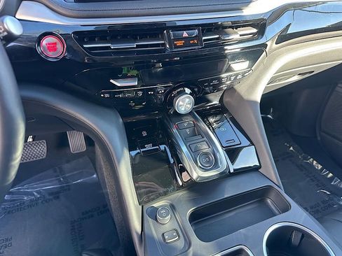 Certified 2025 Acura MDX SH-AWD image 30