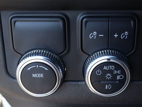 Used 2021 GMC Yukon SLT image 22