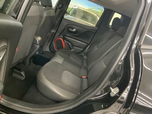 Used 2019 Jeep Renegade Trailhawk image 13