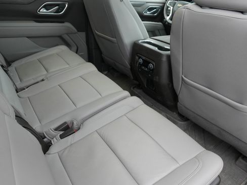 Used 2024 Chevrolet Tahoe LT w/ LT Signature Package image 29