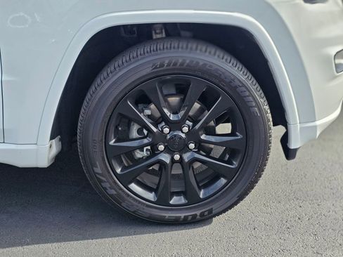 Used 2019 Jeep Grand Cherokee Altitude RWD image 8