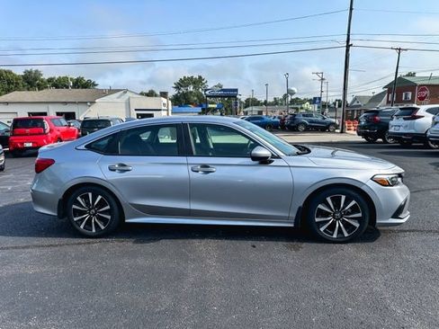 Used 2023 Honda Civic EX image 9