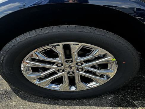 New 2025 Ford F150 Lariat w/ Equipment Group 501A Mid image 12