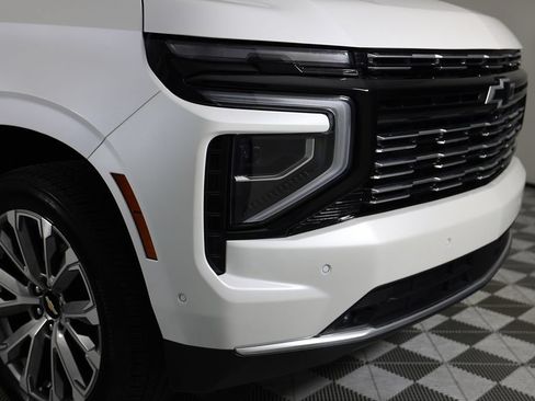 Used 2025 Chevrolet Tahoe High Country AWD/4WD image 37