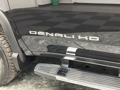 Certified 2022 GMC Sierra 2500 Denali w/ Denali Ultimate Package image 9