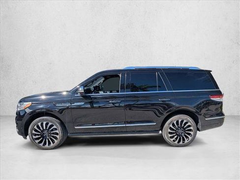 Used 2022 Lincoln Navigator Black Label image 9