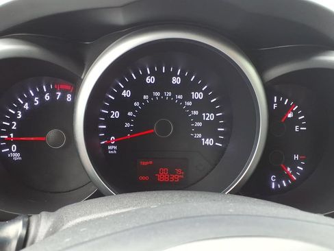 Used 2012 Kia Soul + FWD image 8