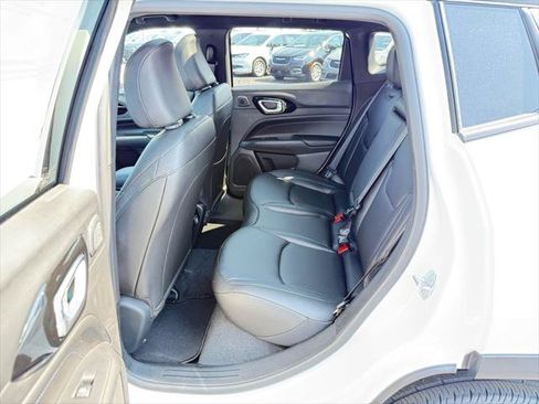 Certified 2025 Jeep Compass Limited w/ Sun & Sound Group AWD/4WD image 5