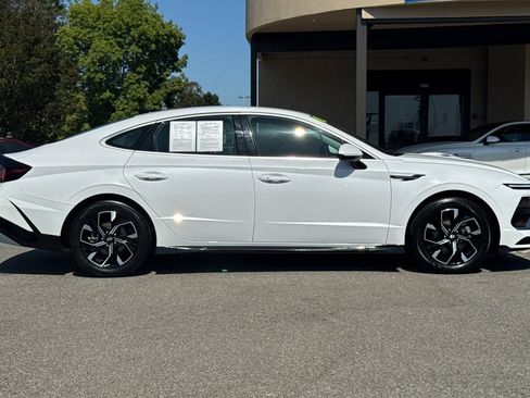 Used 2025 Hyundai Sonata SEL FWD image 3