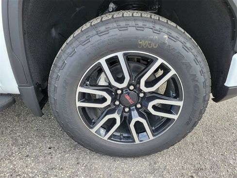 New 2026 GMC Sierra 1500 AT4 w/ AT4 Premium Package image 10