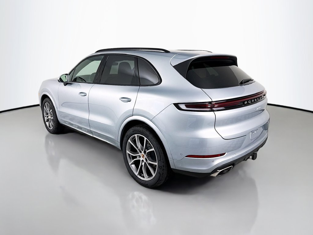 Certified 2026 Porsche Cayenne AWD/4WD image 3