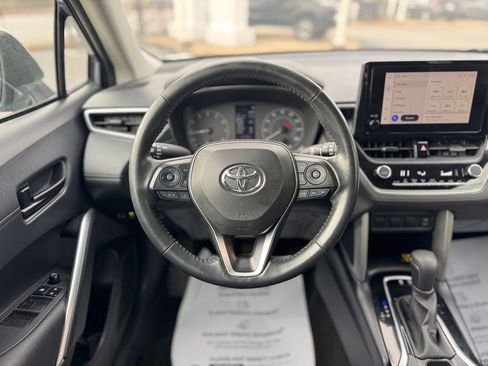 Used 2023 Toyota Corolla Cross LE image 37
