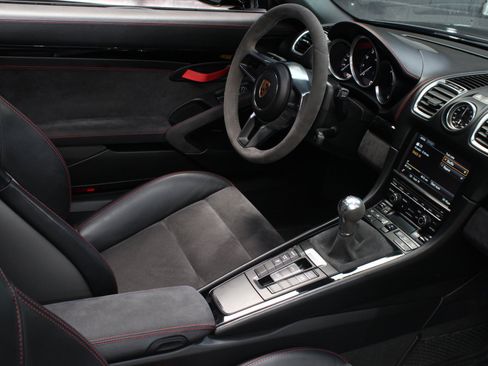 Used 2016 Porsche Boxster Spyder RWD image 70