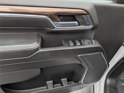 Used 2024 Chevrolet Silverado 3500 LT image 19