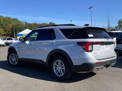 New 2026 Ford Explorer Active image 5
