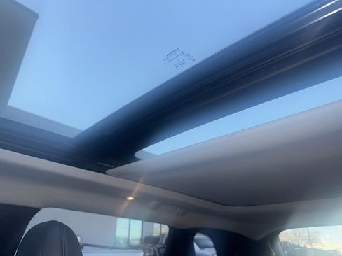 Used 2019 Jeep Cherokee Trailhawk w/ Comfort/Convenience Group image 13