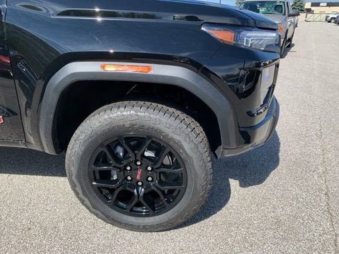 New 2025 GMC Canyon AT4 image 2