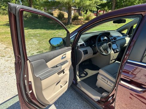 Used 2015 Honda Odyssey EX-L image 17